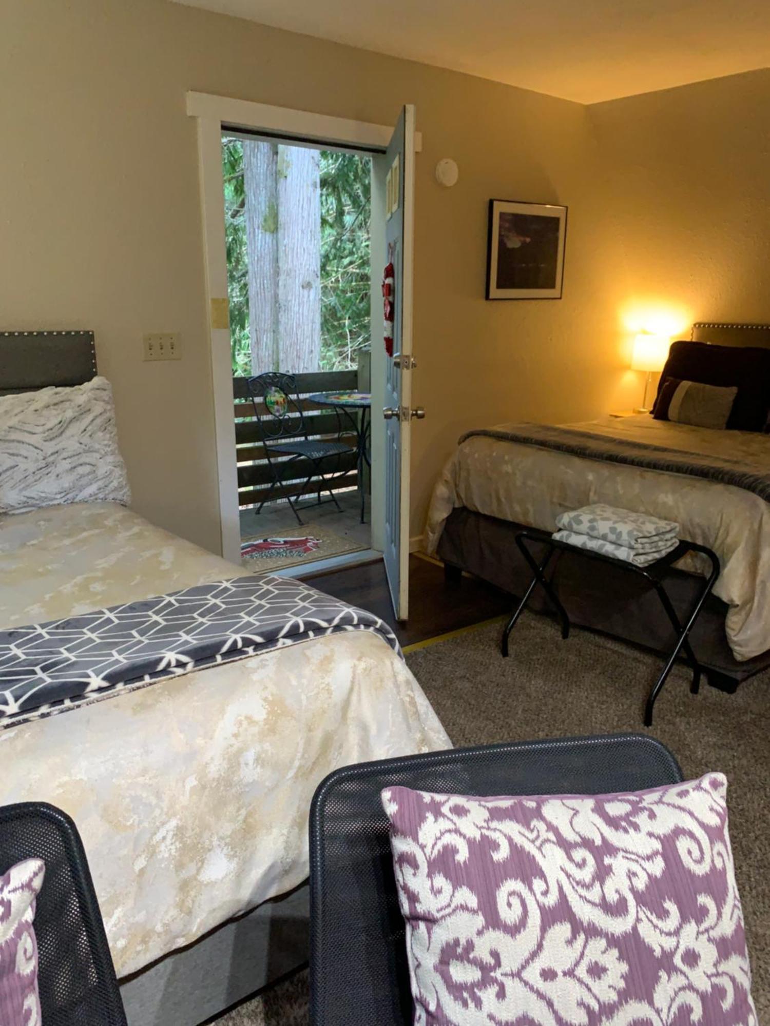 Mountain Meadows Inn & Chalet Suites Ashford Luaran gambar